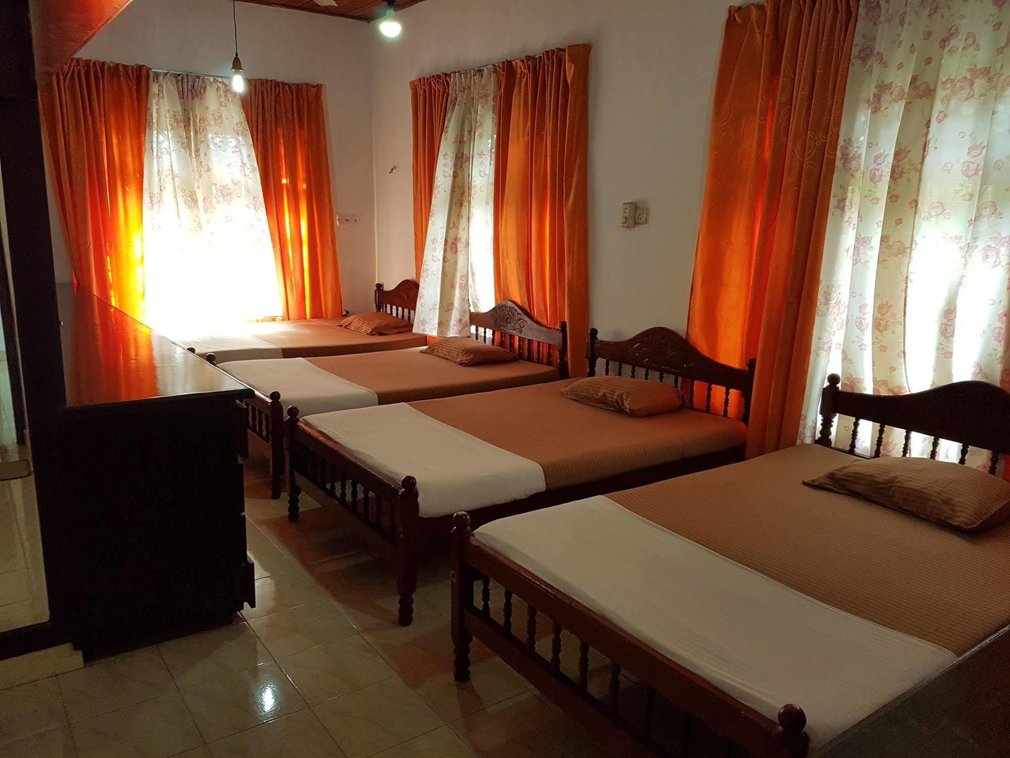 קנדי Hostel 107 מראה חיצוני תמונה