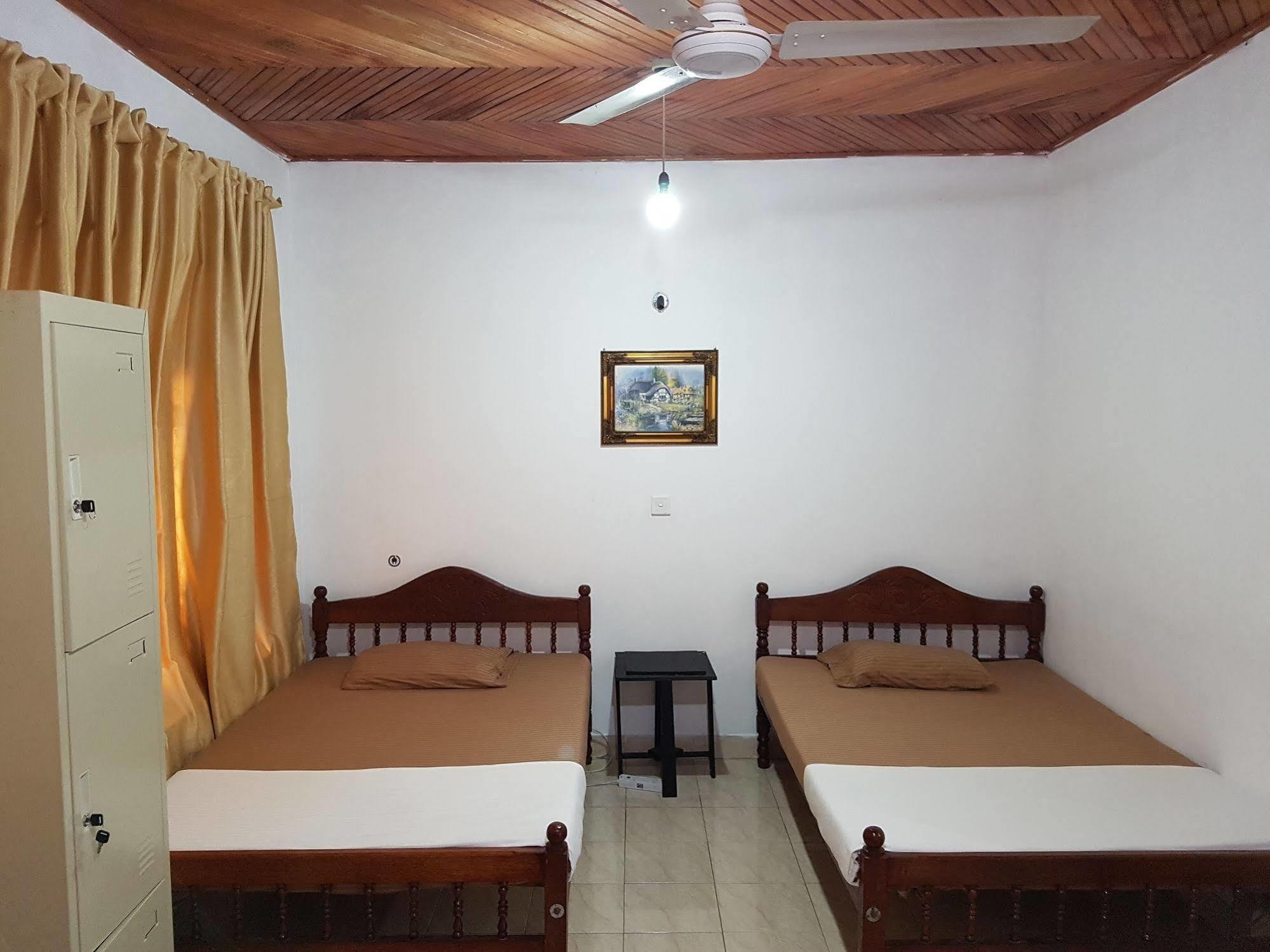 קנדי Hostel 107 מראה חיצוני תמונה