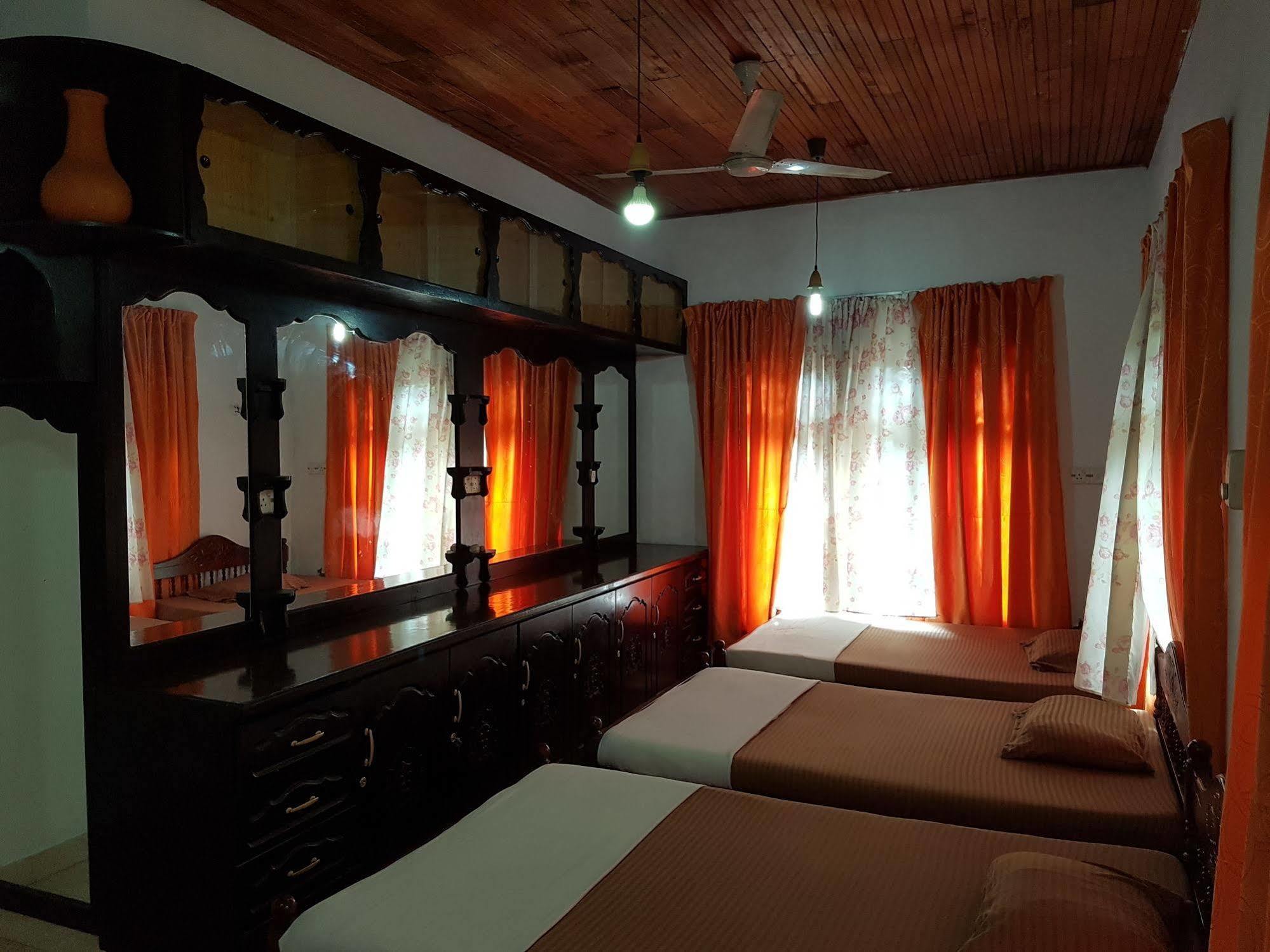 קנדי Hostel 107 מראה חיצוני תמונה