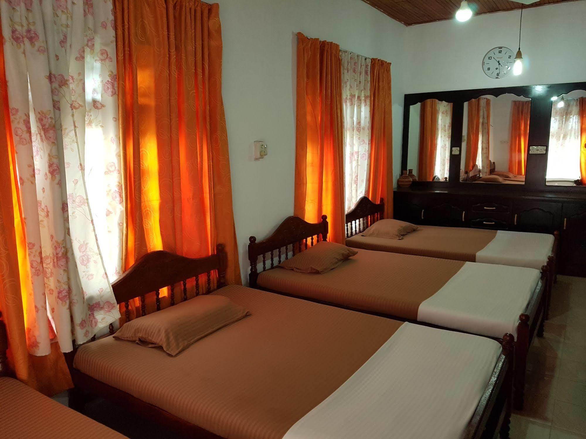קנדי Hostel 107 מראה חיצוני תמונה