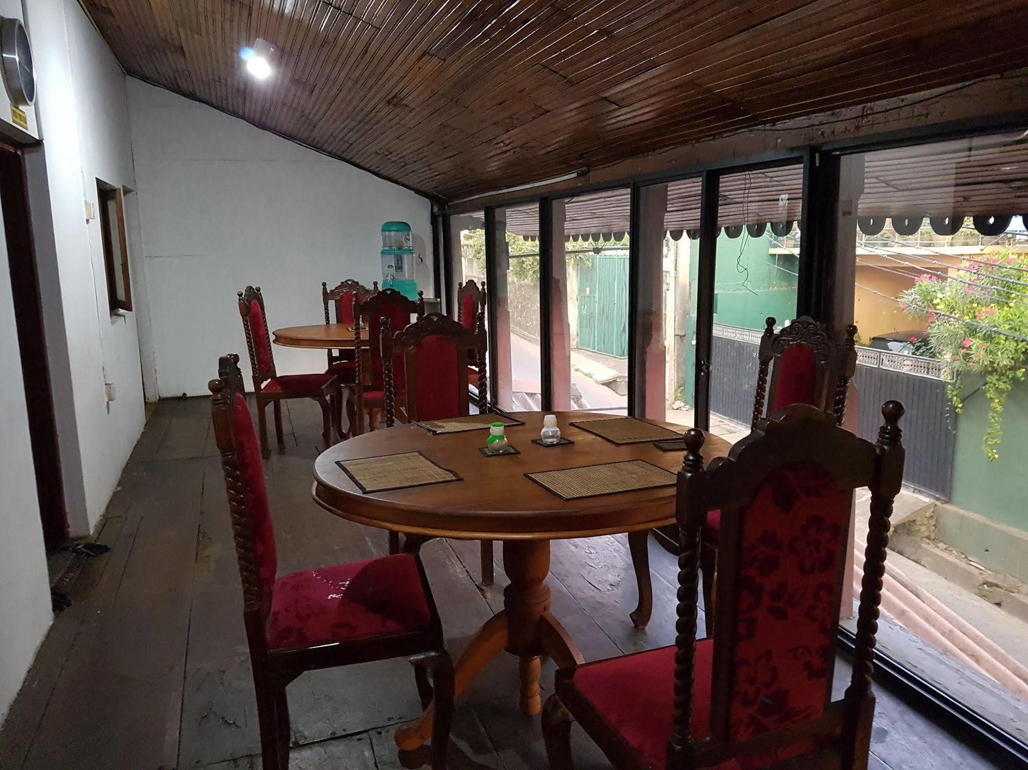 קנדי Hostel 107 מראה חיצוני תמונה