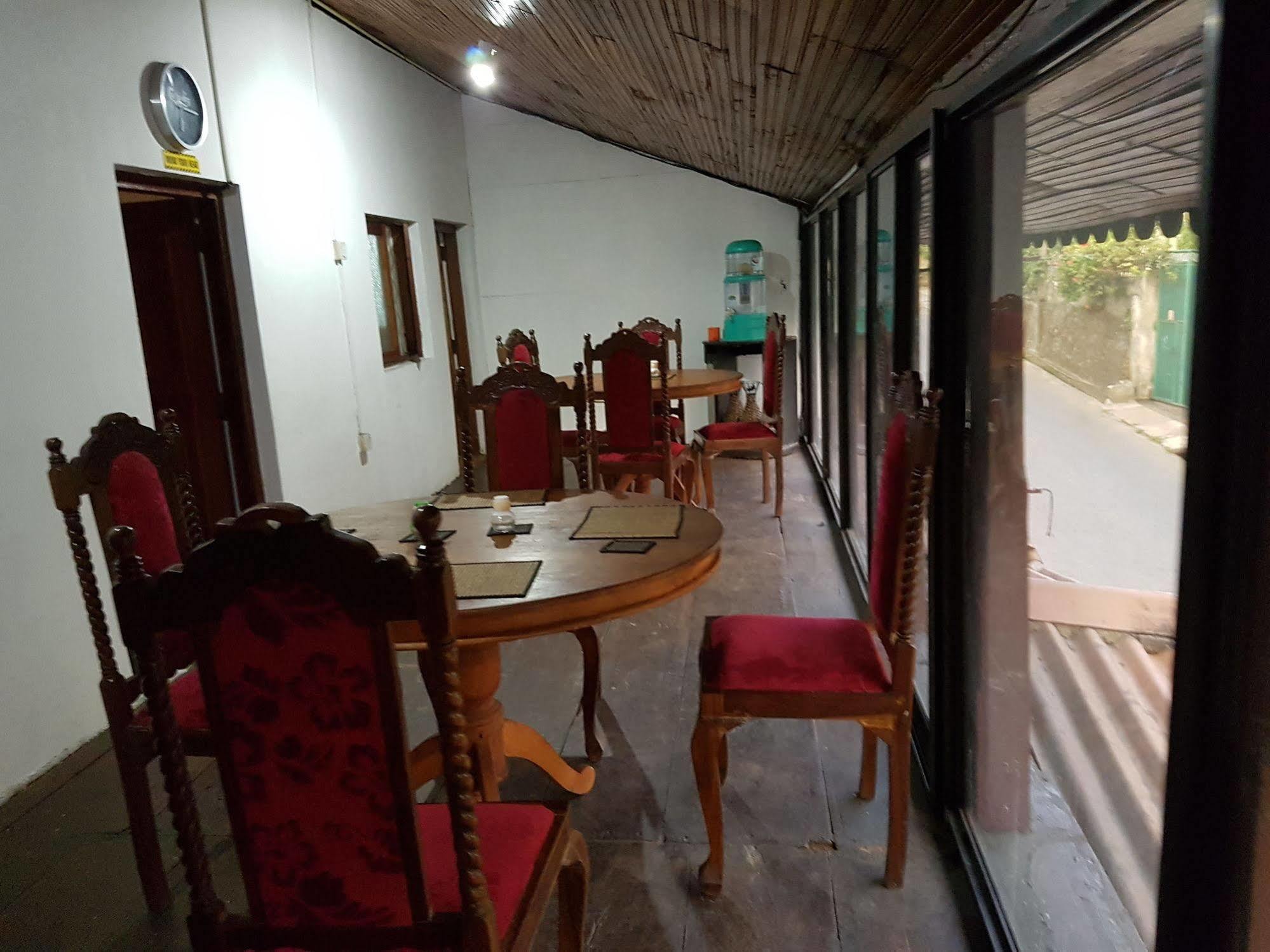 קנדי Hostel 107 מראה חיצוני תמונה